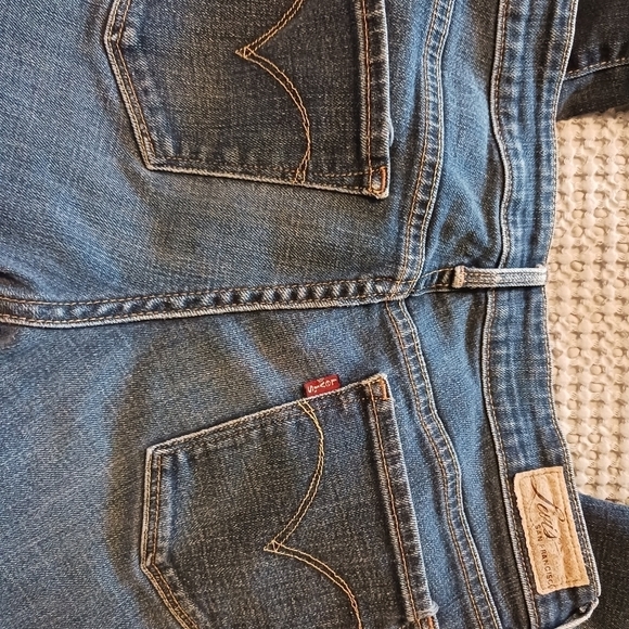 Levi's slight curve skinny jeans 🩵 size 6 - Picture 7 of 9